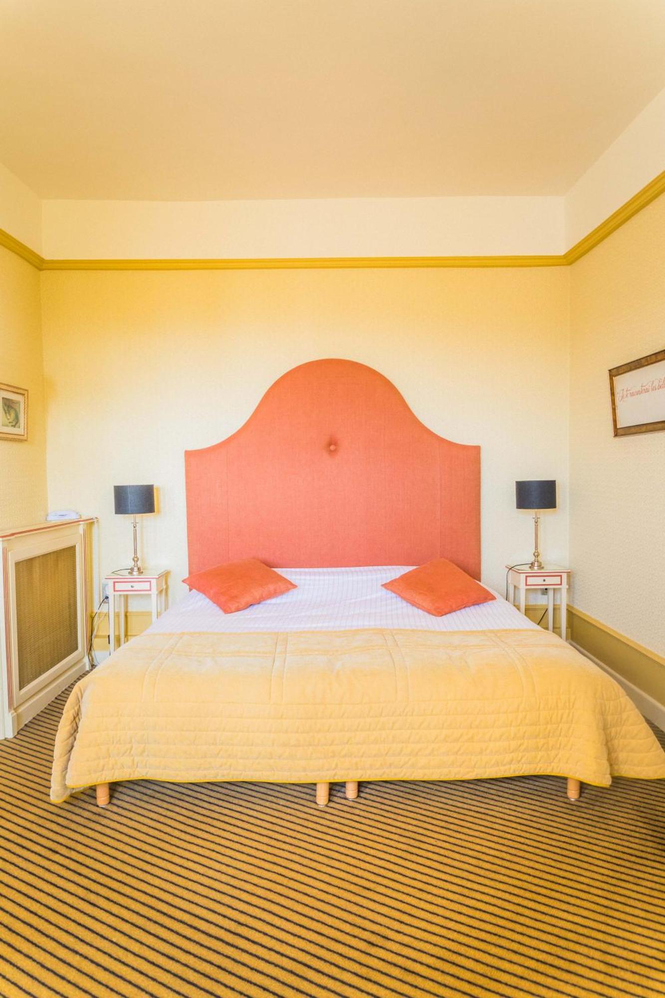 Chateau De Castel Novel Boutique Hotel Varetz Екстериор снимка